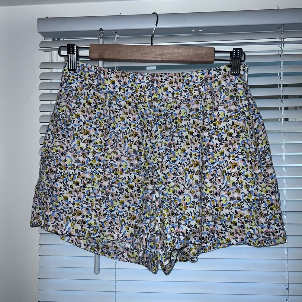 Loft flower shorts